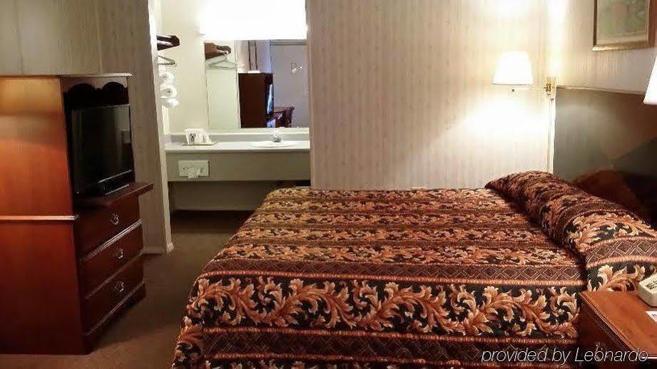 Red Carpet Inn - Louisville Kültér fotó