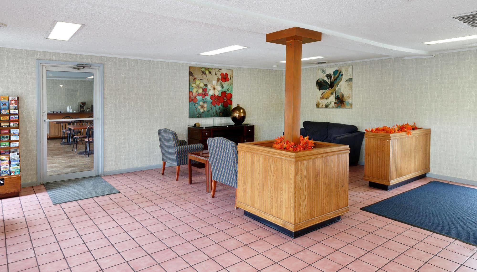 Red Carpet Inn - Louisville Kültér fotó
