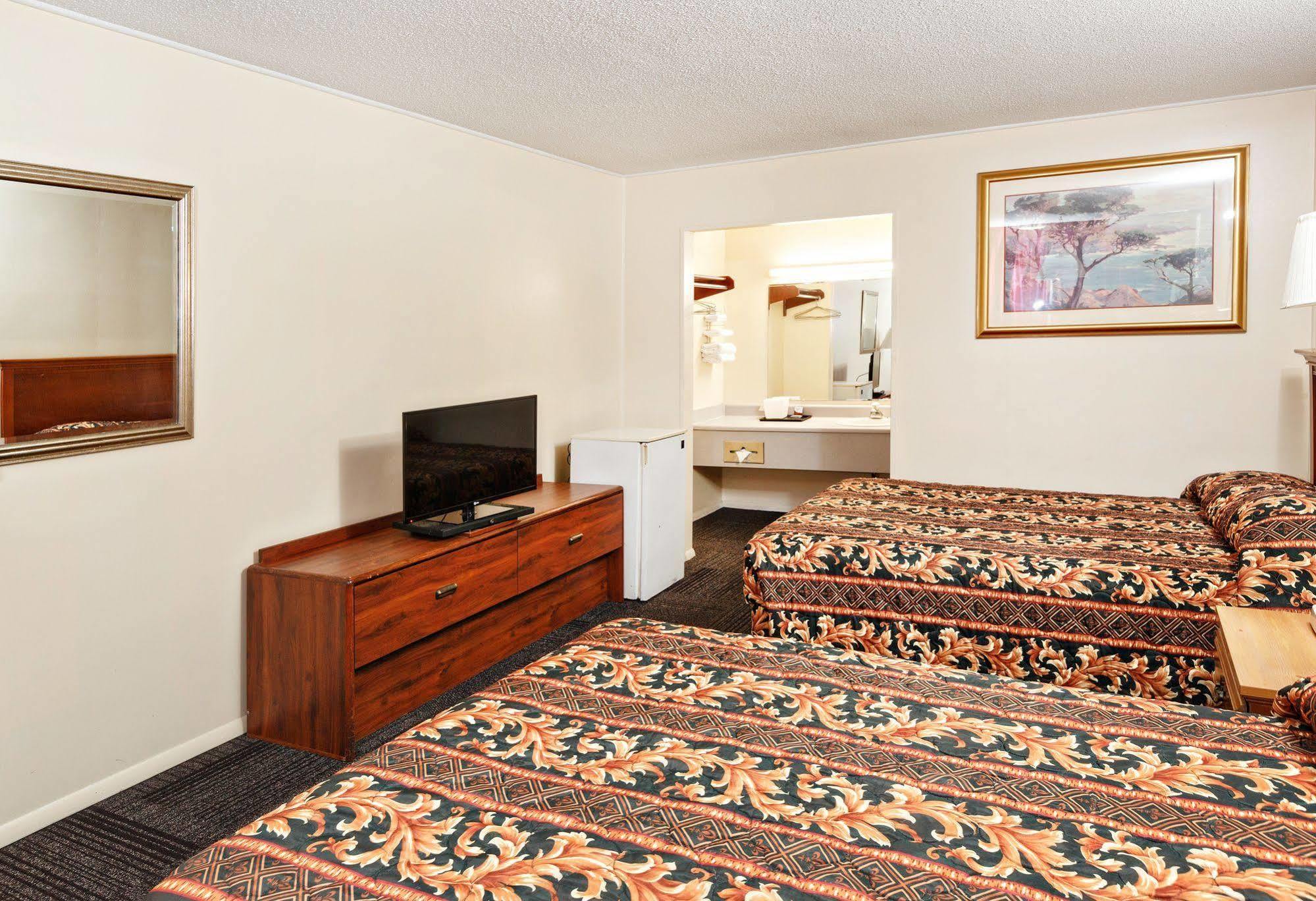 Red Carpet Inn - Louisville Kültér fotó